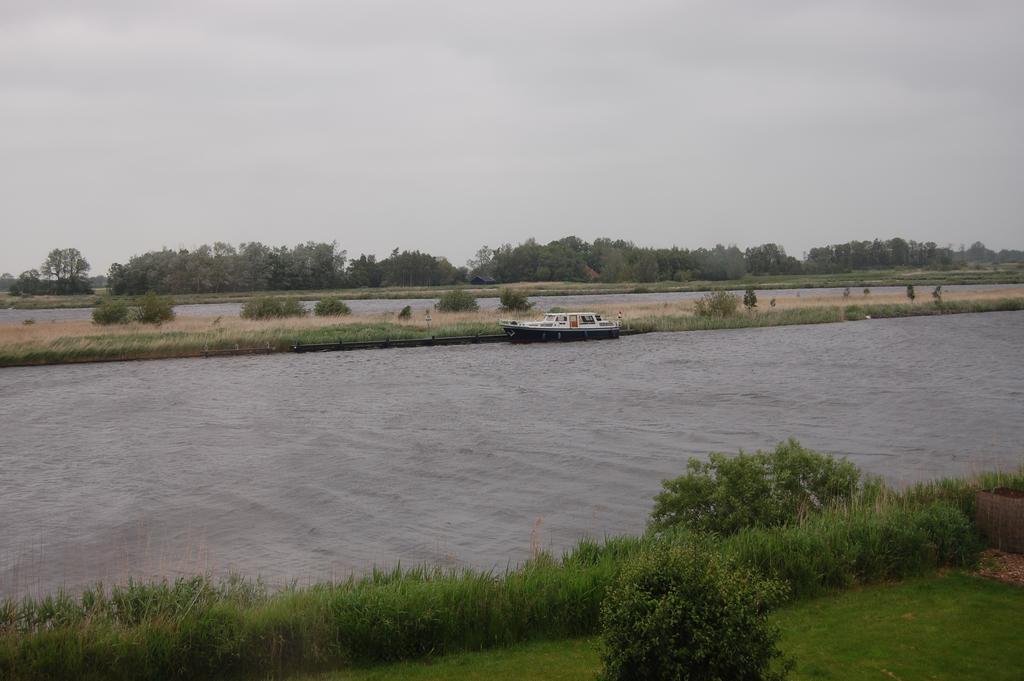 Buitenplaats T Ges Sneek Exterior photo